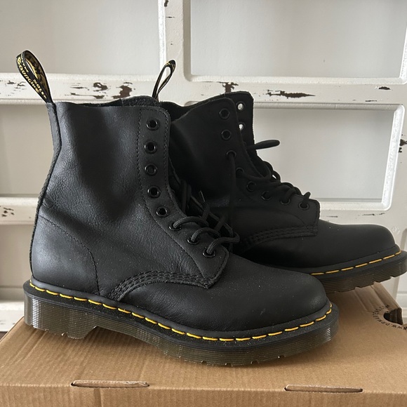 Leather Dr. Martens - Picture 5 of 5